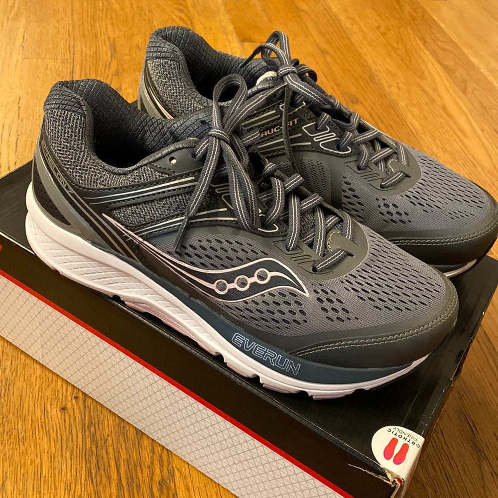 Saucony New Echelon 7 women’s sneakers